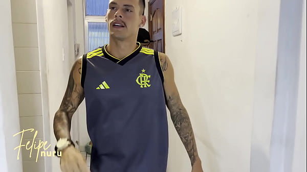 NEGÃO GOSTOSO SENDO FODIDO COM FORÇA